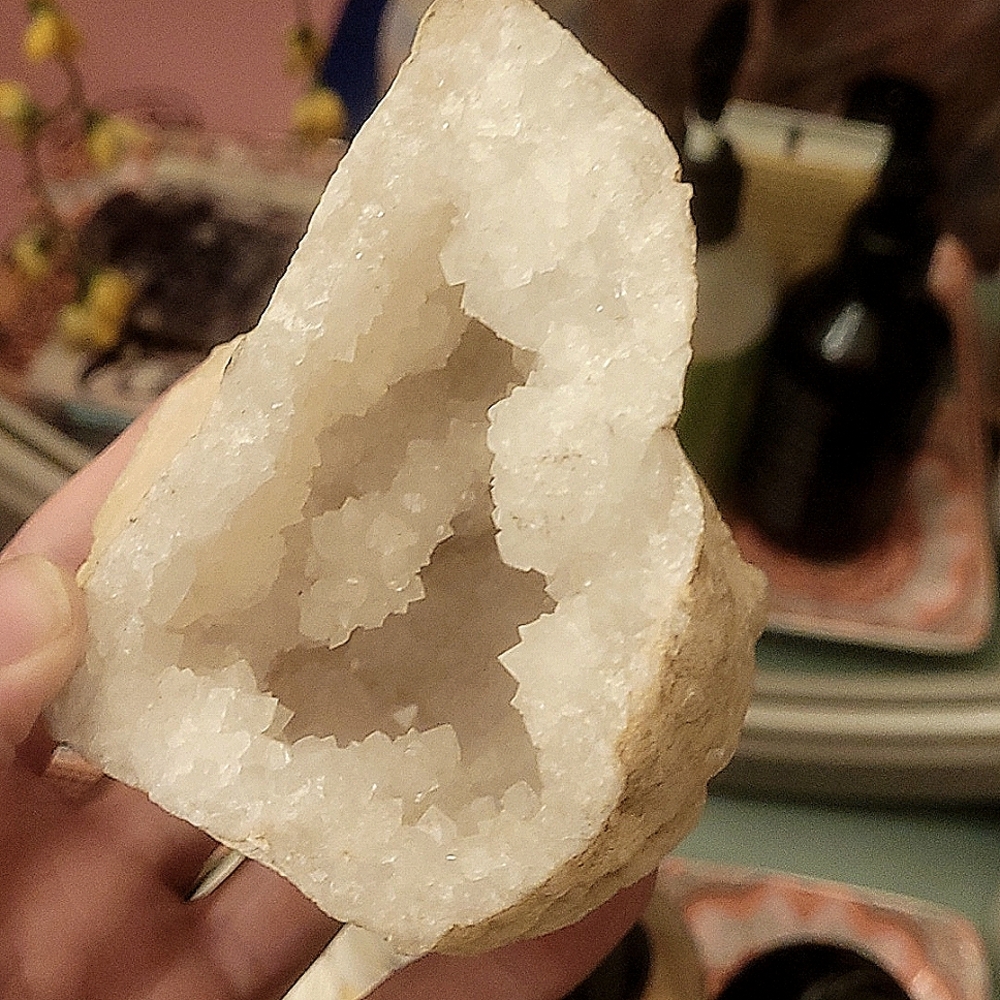 quartz geode ~ - Picture 3 of 3